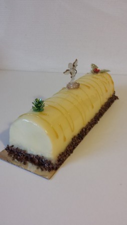 Bûche vanille ananas caramel